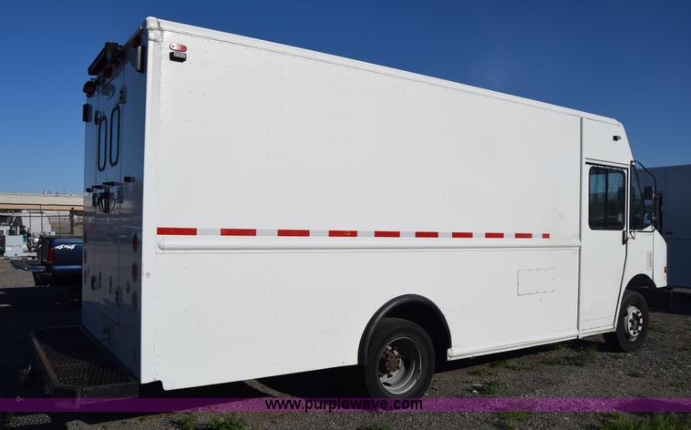 image for item L3803 2006 Freightliner MT55 Utilimaster delivery truck