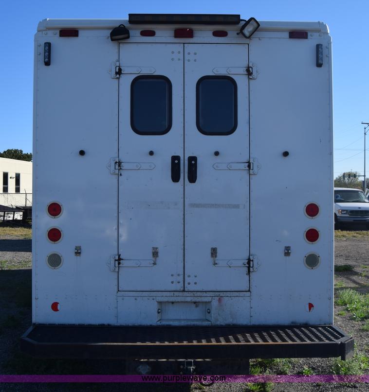 image for item L3803 2006 Freightliner MT55 Utilimaster delivery truck