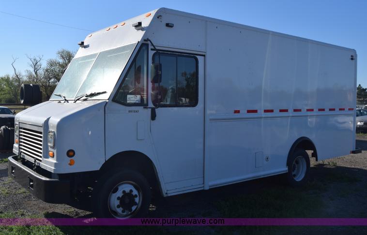 image for item L3803 2006 Freightliner MT55 Utilimaster delivery truck