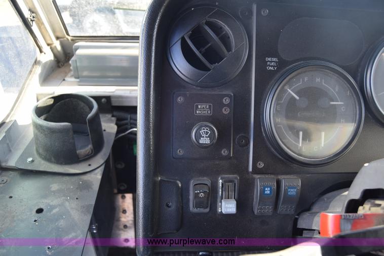 image for item L3803 2006 Freightliner MT55 Utilimaster delivery truck