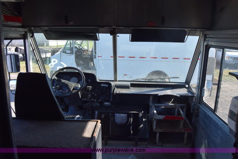 image for item L3803 2006 Freightliner MT55 Utilimaster delivery truck