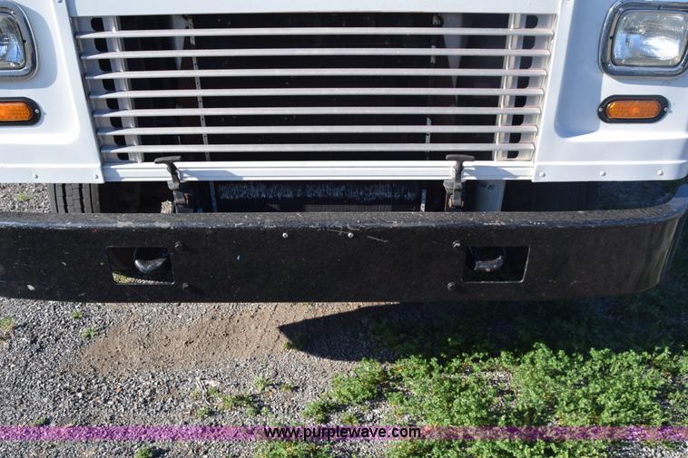 image for item L3803 2006 Freightliner MT55 Utilimaster delivery truck