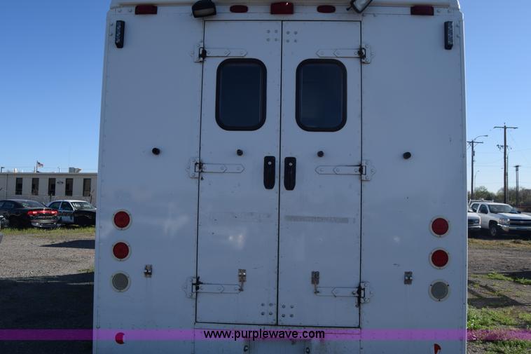 image for item L3803 2006 Freightliner MT55 Utilimaster delivery truck