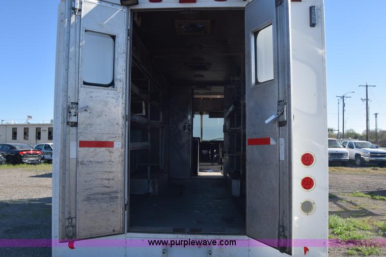 image for item L3803 2006 Freightliner MT55 Utilimaster delivery truck