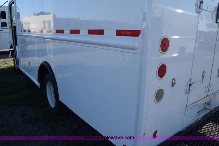 image for item L3803 2006 Freightliner MT55 Utilimaster delivery truck