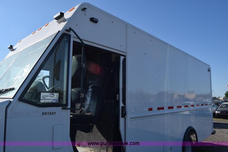 image for item L3803 2006 Freightliner MT55 Utilimaster delivery truck
