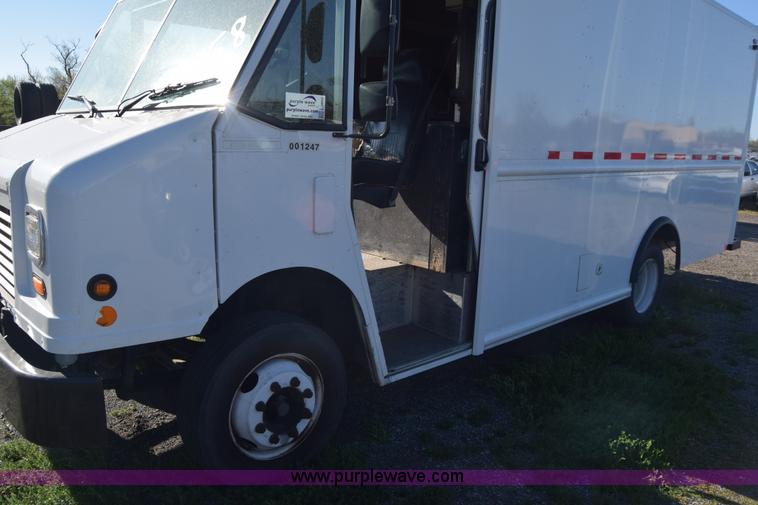 image for item L3803 2006 Freightliner MT55 Utilimaster delivery truck