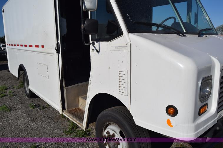 image for item L3803 2006 Freightliner MT55 Utilimaster delivery truck