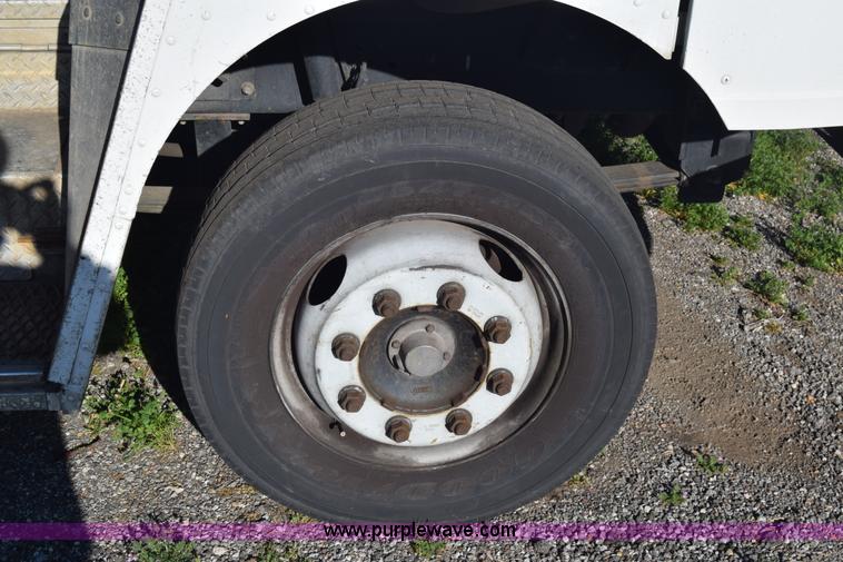 image for item L3803 2006 Freightliner MT55 Utilimaster delivery truck