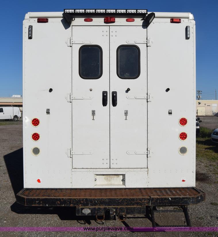 image for item L3804 2006 Freightliner MT55 Utilimaster delivery truck