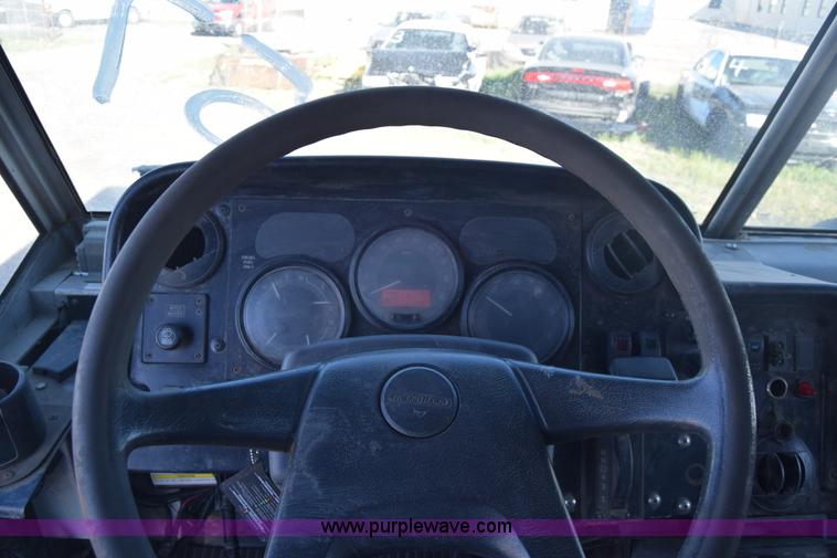 image for item L3804 2006 Freightliner MT55 Utilimaster delivery truck