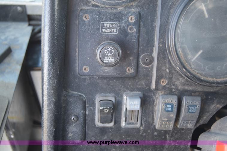 image for item L3804 2006 Freightliner MT55 Utilimaster delivery truck