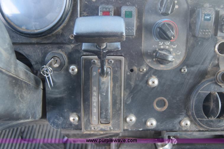 image for item L3804 2006 Freightliner MT55 Utilimaster delivery truck