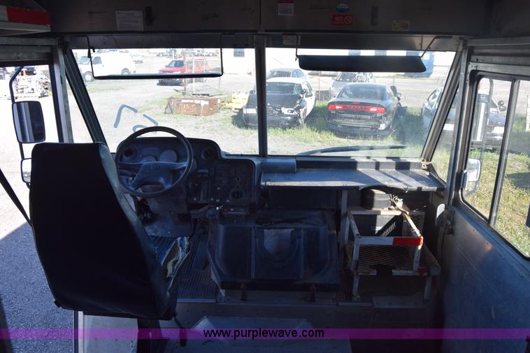 image for item L3804 2006 Freightliner MT55 Utilimaster delivery truck