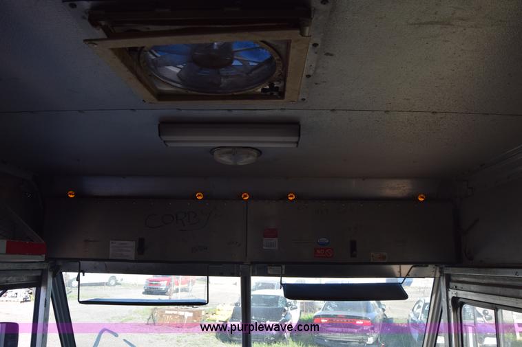 image for item L3804 2006 Freightliner MT55 Utilimaster delivery truck