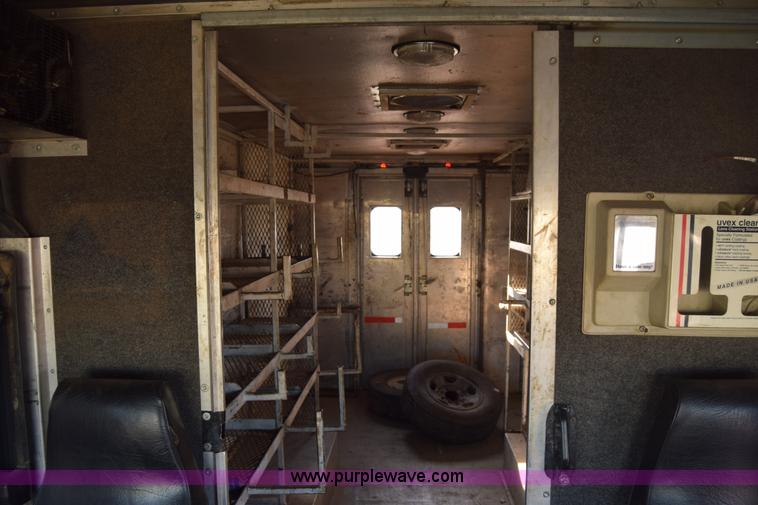 image for item L3804 2006 Freightliner MT55 Utilimaster delivery truck