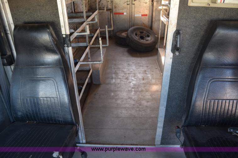 image for item L3804 2006 Freightliner MT55 Utilimaster delivery truck