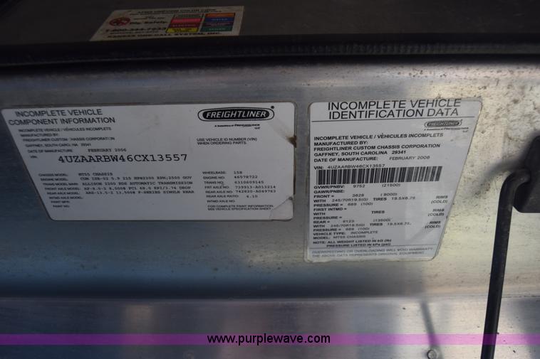 image for item L3804 2006 Freightliner MT55 Utilimaster delivery truck