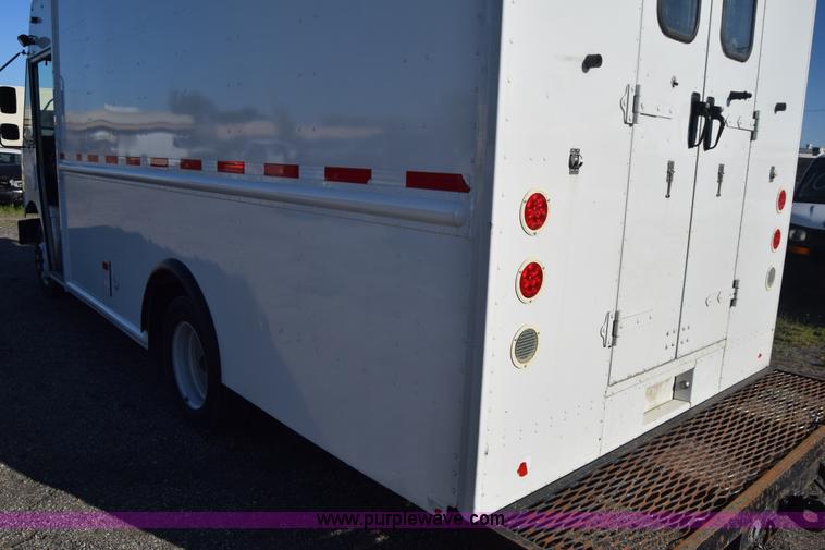 image for item L3804 2006 Freightliner MT55 Utilimaster delivery truck