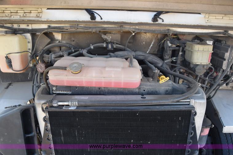 image for item L3804 2006 Freightliner MT55 Utilimaster delivery truck