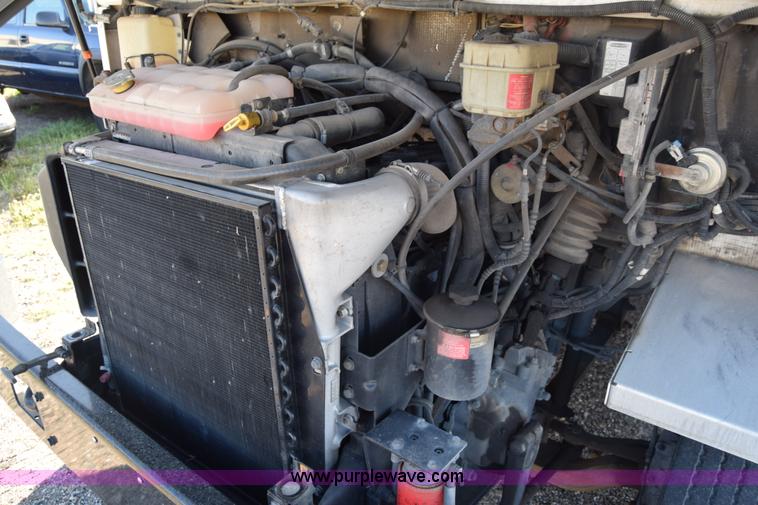 image for item L3804 2006 Freightliner MT55 Utilimaster delivery truck