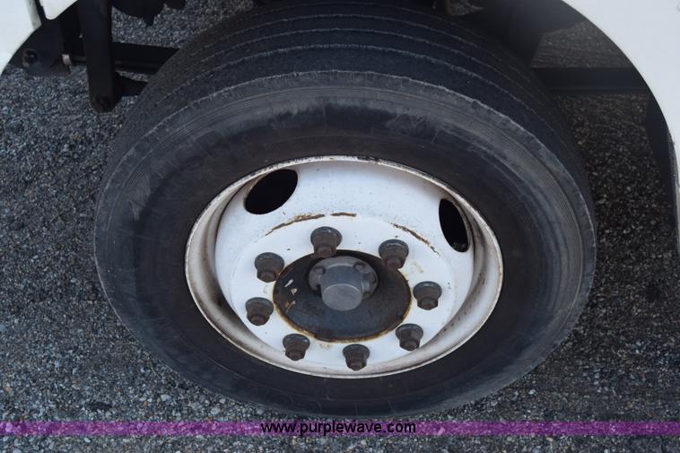 image for item L3804 2006 Freightliner MT55 Utilimaster delivery truck