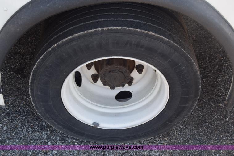 image for item L3804 2006 Freightliner MT55 Utilimaster delivery truck