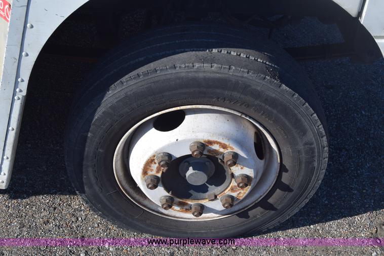 image for item L3804 2006 Freightliner MT55 Utilimaster delivery truck