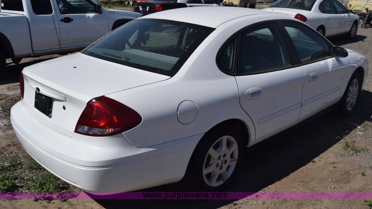 image for item L3808 2006 Ford Taurus SE