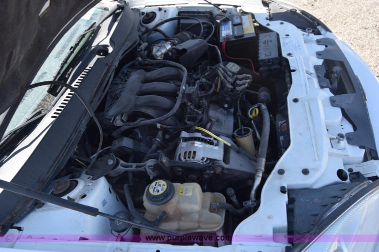 image for item L3808 2006 Ford Taurus SE