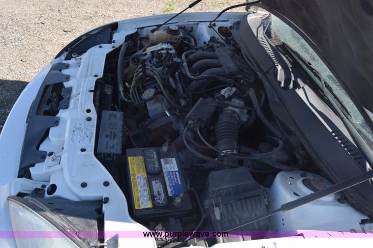 image for item L3808 2006 Ford Taurus SE