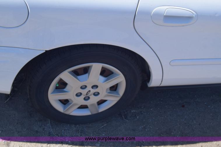 image for item L3808 2006 Ford Taurus SE