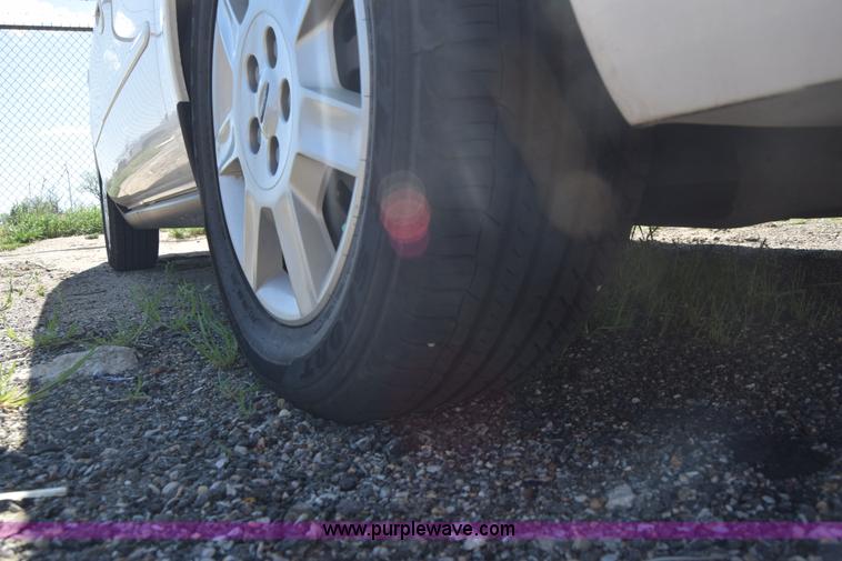 image for item L3808 2006 Ford Taurus SE