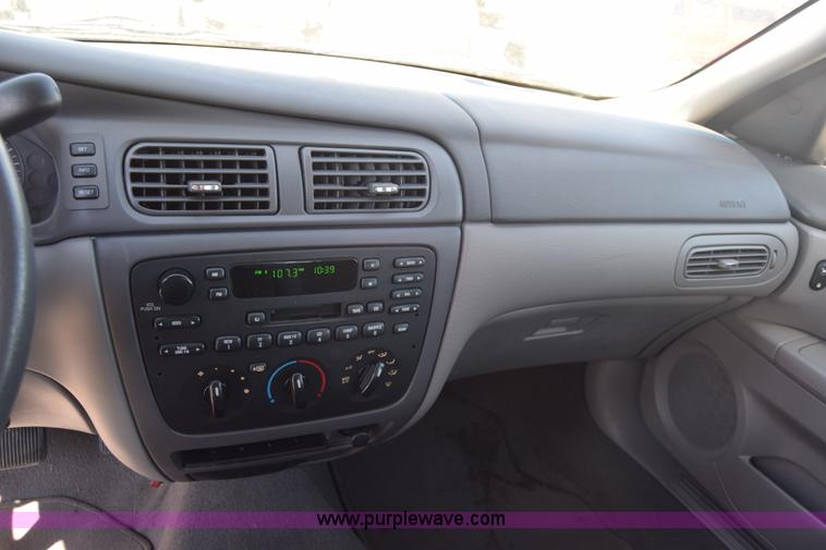 image for item L3809 2006 Ford Taurus SE