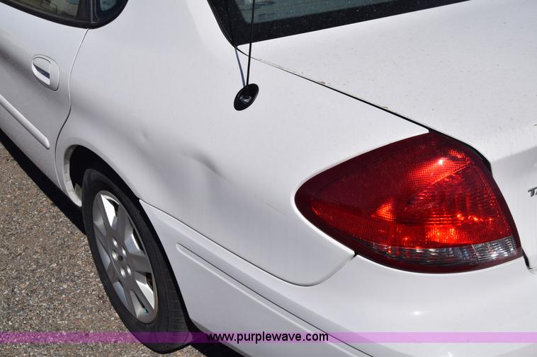 image for item L3809 2006 Ford Taurus SE