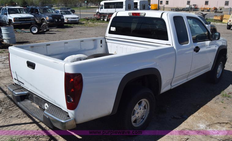 image for item L3810 2006 Chevrolet Colorado Ext. Cab pickup truck