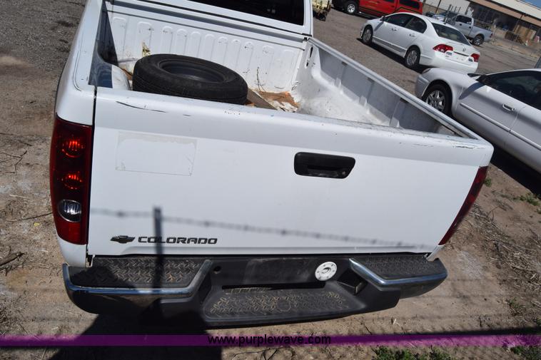 image for item L3810 2006 Chevrolet Colorado Ext. Cab pickup truck