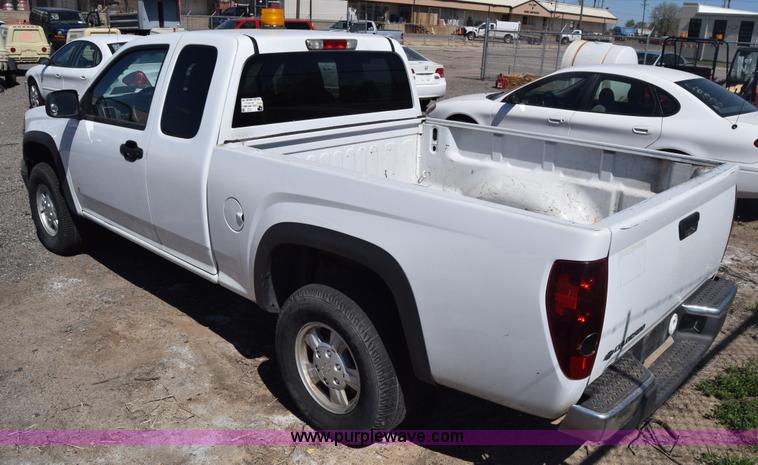 image for item L3810 2006 Chevrolet Colorado Ext. Cab pickup truck