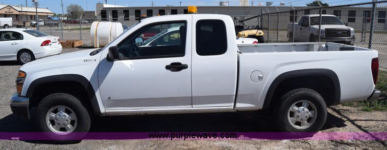 image for item L3810 2006 Chevrolet Colorado Ext. Cab pickup truck
