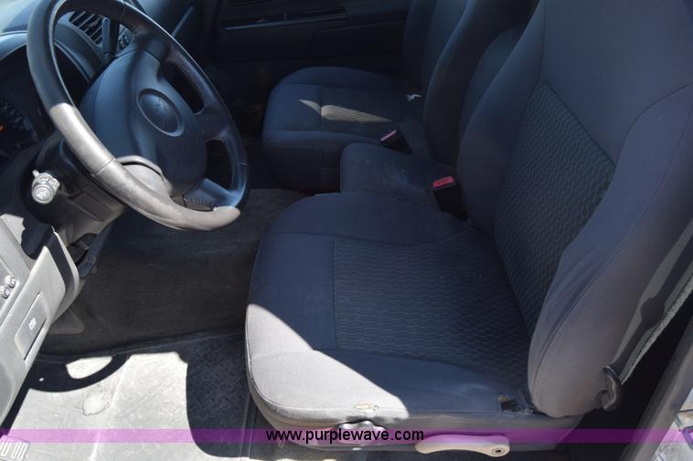 image for item L3810 2006 Chevrolet Colorado Ext. Cab pickup truck