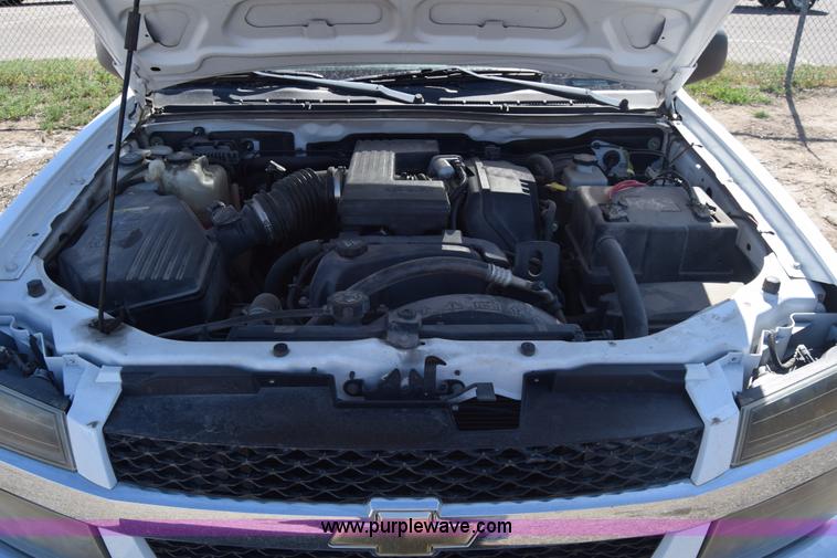 image for item L3810 2006 Chevrolet Colorado Ext. Cab pickup truck