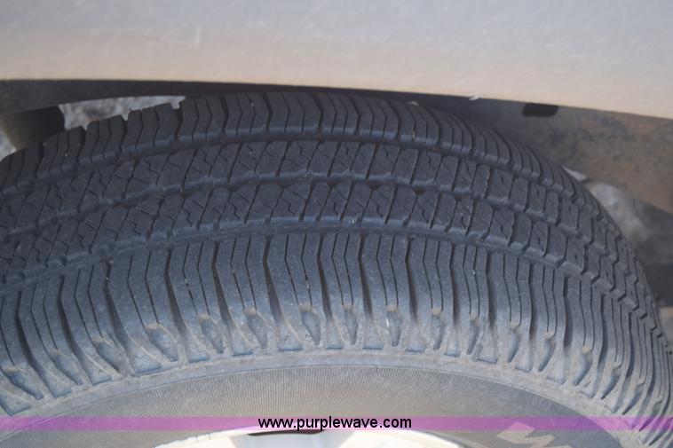 image for item L3810 2006 Chevrolet Colorado Ext. Cab pickup truck