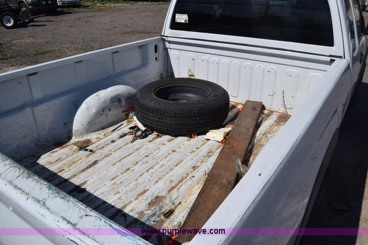 image for item L3810 2006 Chevrolet Colorado Ext. Cab pickup truck