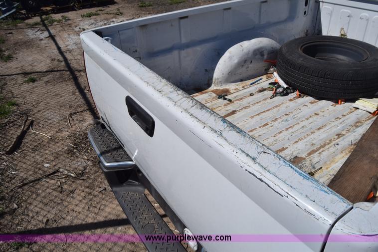 image for item L3810 2006 Chevrolet Colorado Ext. Cab pickup truck