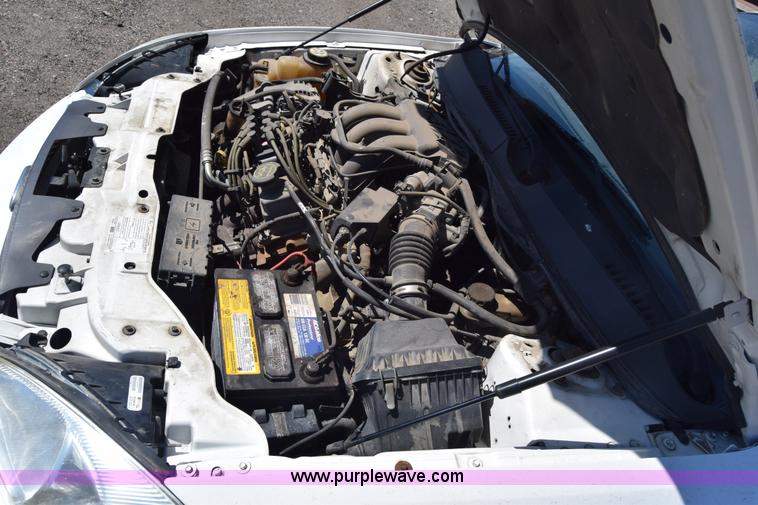 image for item L3812 2006 Ford Taurus SE