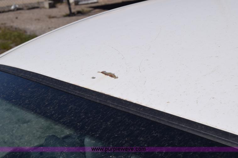 image for item L3812 2006 Ford Taurus SE