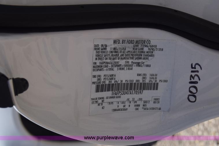 image for item L3813 2007 Ford Taurus SE