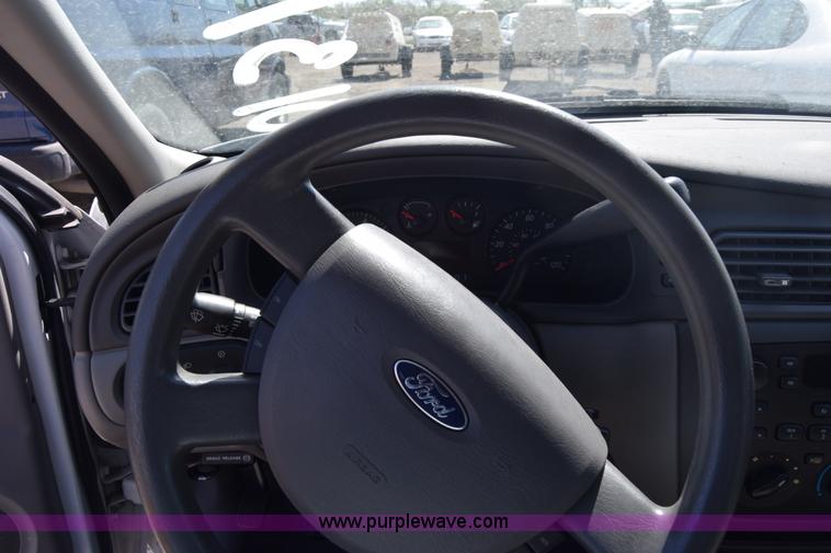 image for item L3813 2007 Ford Taurus SE