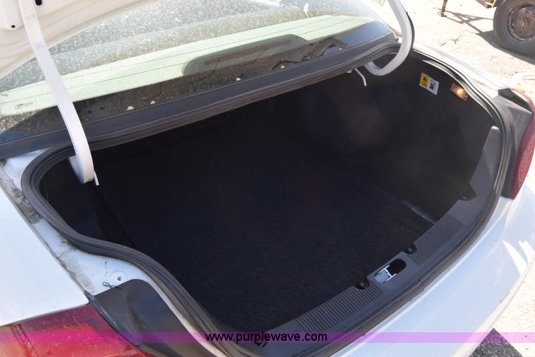 image for item L3813 2007 Ford Taurus SE