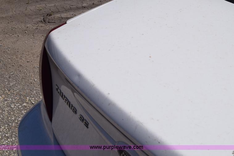 image for item L3813 2007 Ford Taurus SE